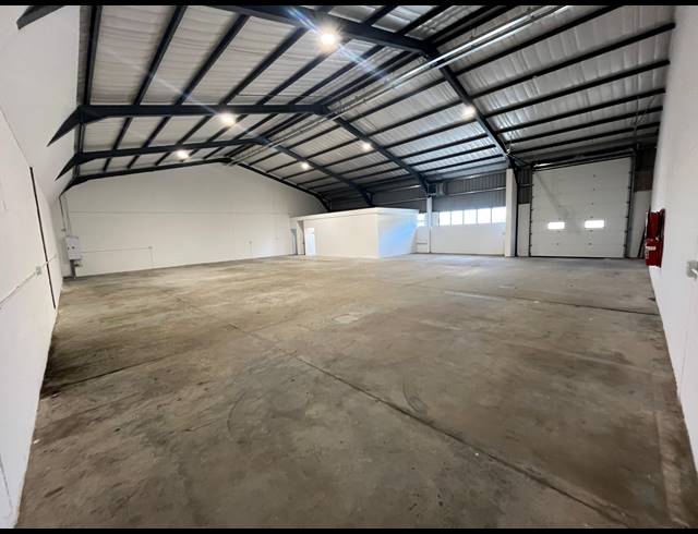 396M² WAREHOUSE TO LET IN TOKAI